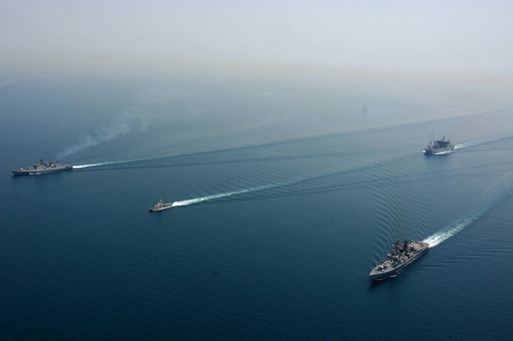 मई 2016 - पश्चिमी बेड़े जहाजों पर विदेशों में तैनाती