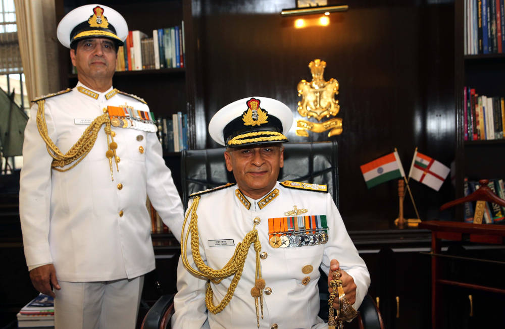 Admiral Sunil Lanba, PVSM, AVSM, ADC assumes Command of Indian Navy