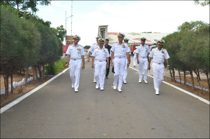 Chief of the Naval Staff visits INS Parundu