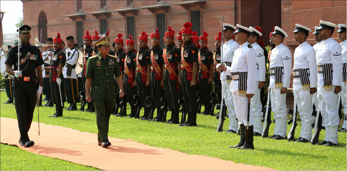 म्यांमार संघ गणराज्य की मुख्य रक्षा सेवाओं में कमांडर सीनियर जनरल मिन ऑंगहॉलिंग की भारत की यात्रा
