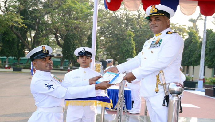 https://www.indiannavy.nic.in/Passing%20Out%20Parade%20of%20Gunnery%20Instructor%20%28Foreign%29%20Course%20Held%20at%20INS%20Dronacharya