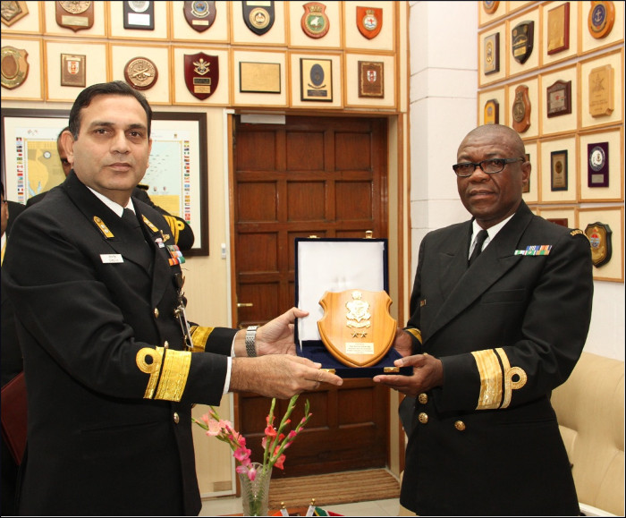 भारतीय नौसेना - दक्षिण अफ्रीकी नौसेना की 10 वीं स्टाफ वार्ता 