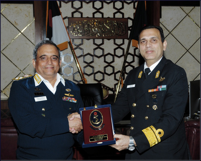भारतीय नौसेना-बांग्लादेश नौसेना स्टाफ की चौथी वार्ता ढाका, बांग्लादेश (09 से 11 जनवरी 17)