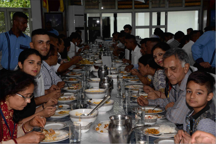 भारतीय नौसेना अकादमी में आयोजित विदाई भोज