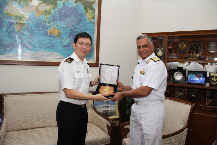 12 वीं भारतीय नौसेना - सिंगापुर गणराज्य नौसेना स्टाफ वार्ता 21-23 मार्च 2017 नई दिल्ली  तक भारत मे