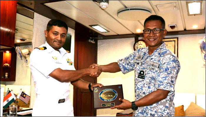 भारतीय नौसेना शिप कमोर्ता ने कोटा किनाबालु, मलेशिया का दौरा किया