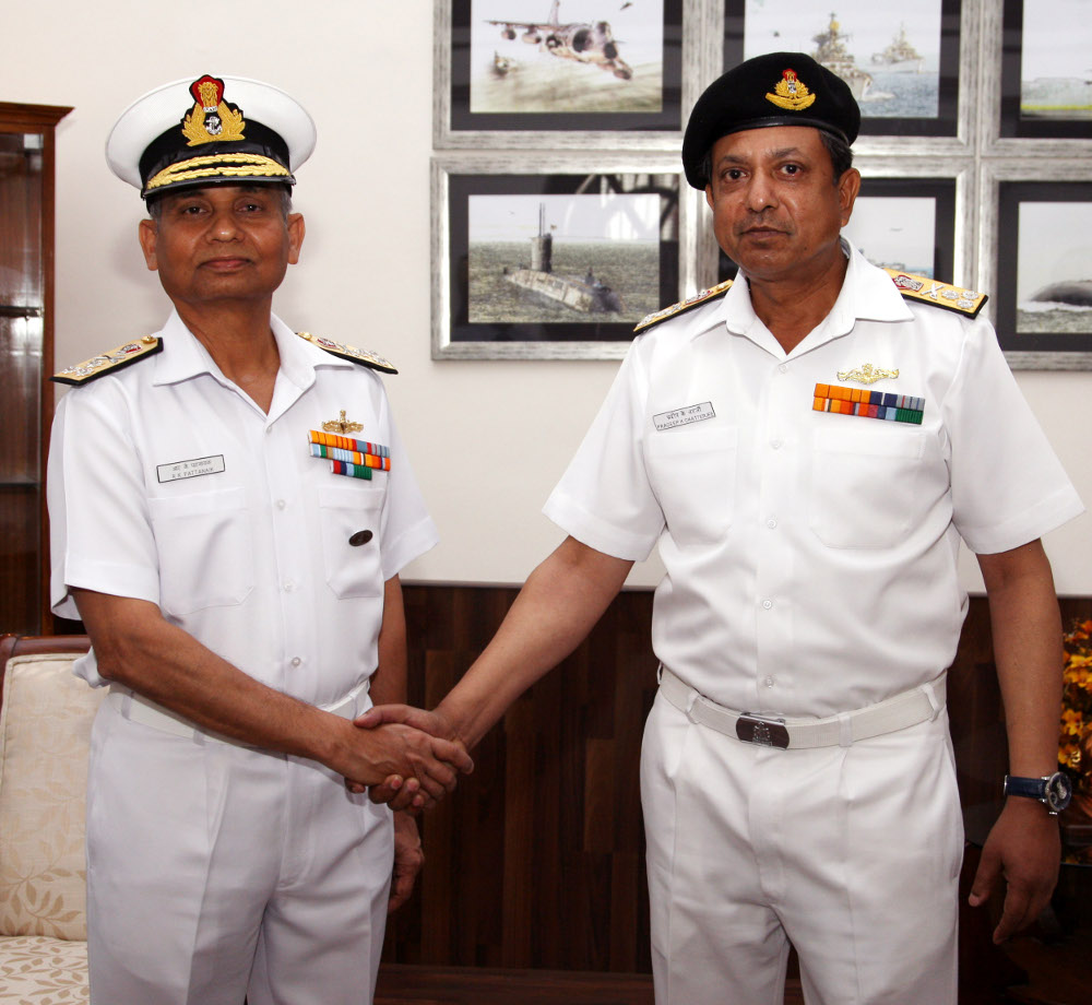 Vice Admiral PK Chatterjee wishing new DCNS 'Good Luck'