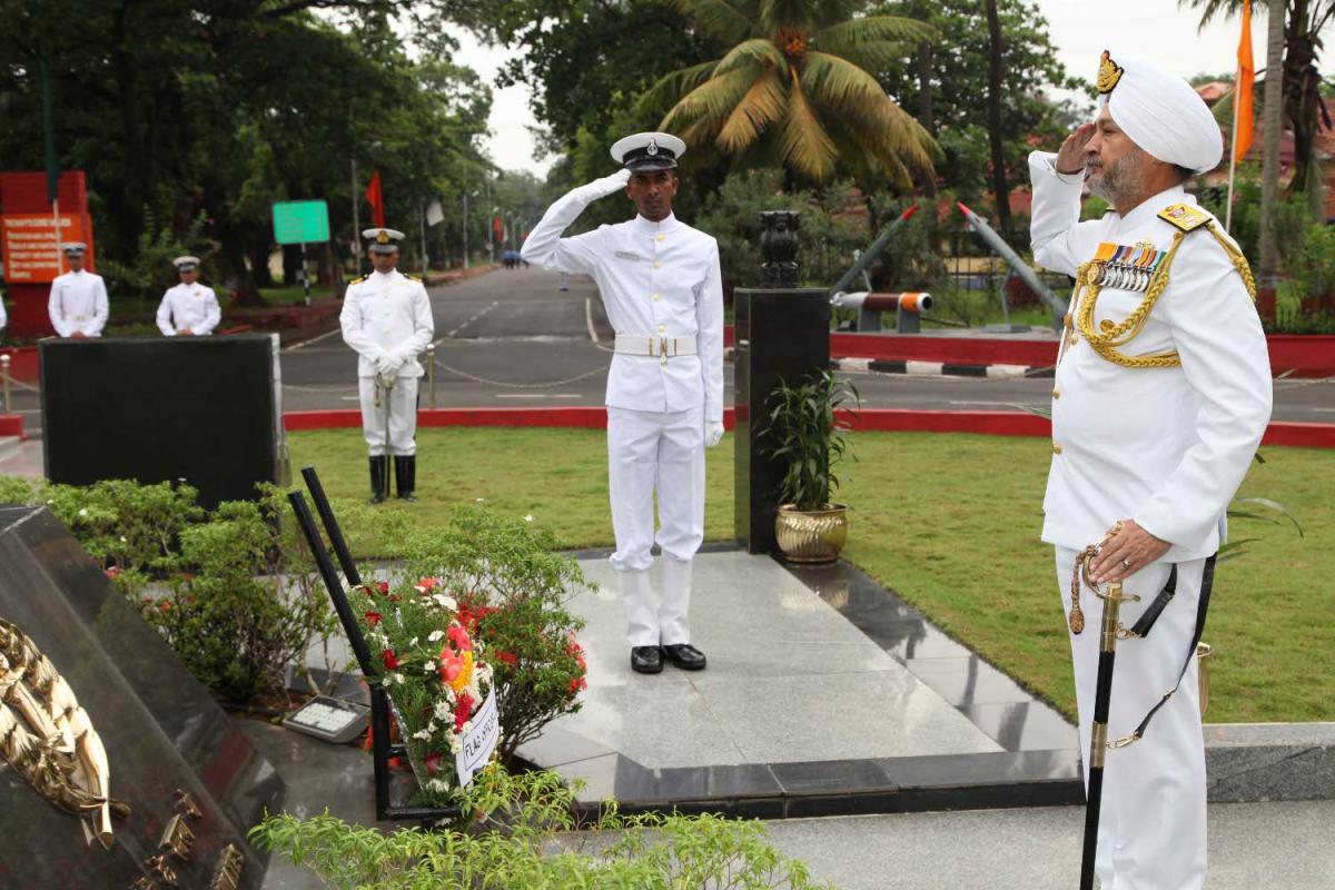 Paying tributes to Martyrs at the ‘War Memorial’ at Southern Naval Command
