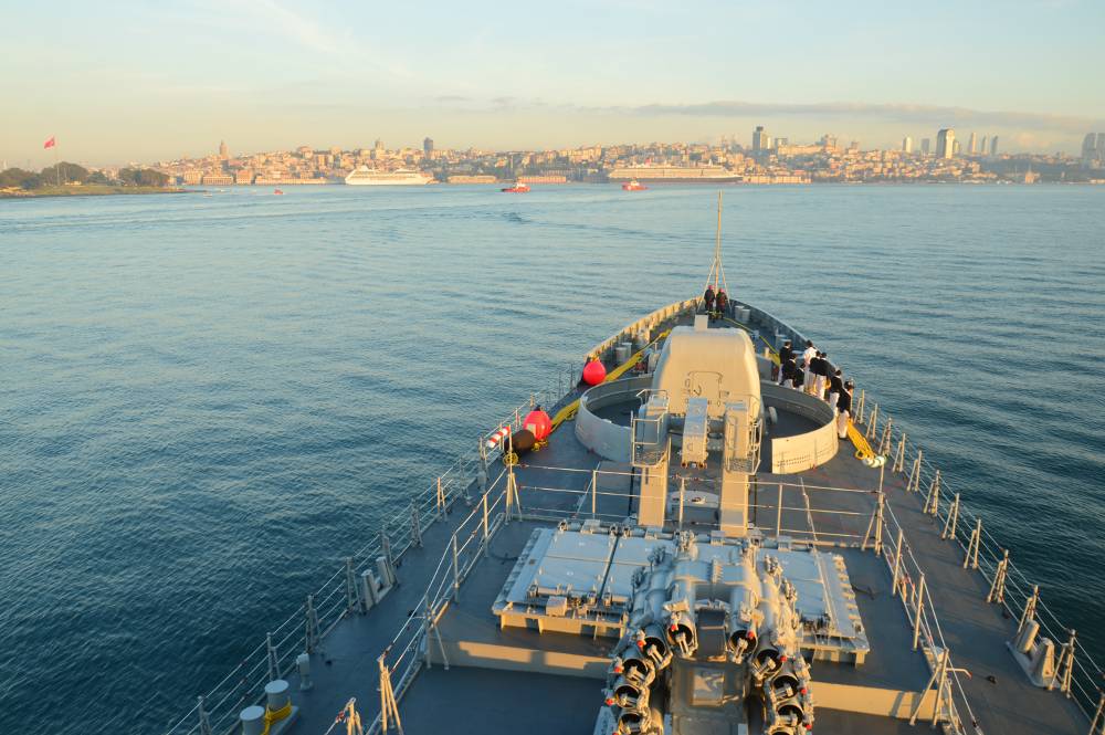 INS Trikand entering Istanbul Harbour