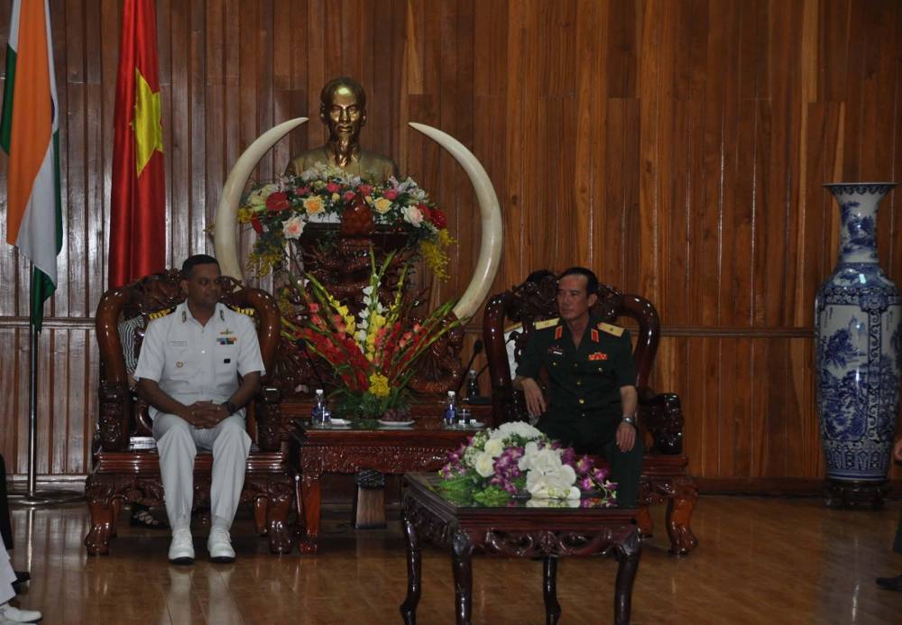 Calling On Maj Gen Nguyen Dinh Tien,Cdr Mil Region 5