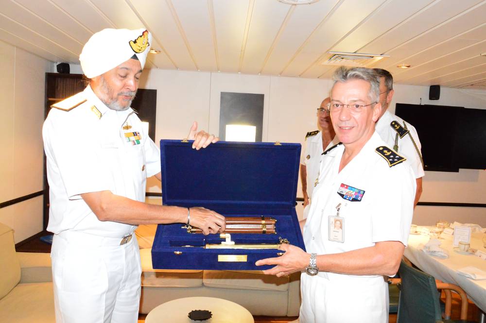 Exchange of Momento Vice Admiral Bberaud, Alfan