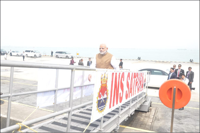 Hon'ble Prime Minister of India Shri Narendra Modi Visits INS Satpura 