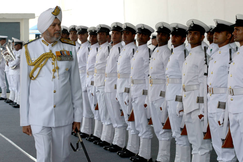 Vice Adm SPS Cheema, Flag Officer Commanding-in-Chief Western Naval Command inspecting a Guard of Honour