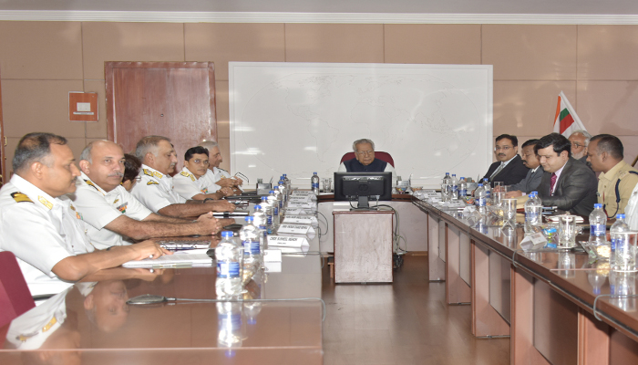 आंध्र प्रदेश के राज्यपाल पूर्वी नौसेना कमान के अपने पहले दौरे पर