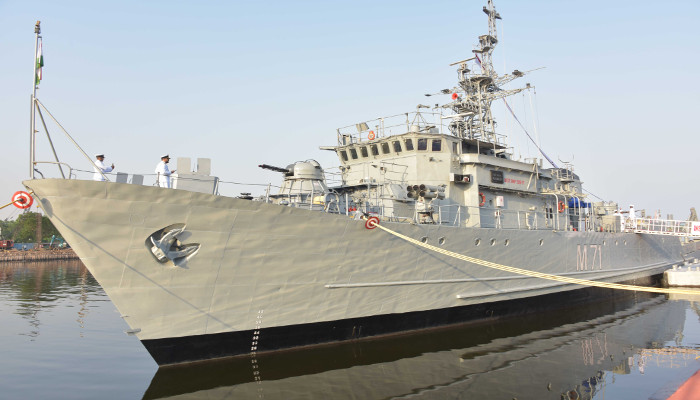 भारतीय नौसेना पोत कोझिकोड को सेवामुक्त किया गया