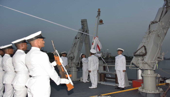भारतीय नौसेना पोत कोझिकोड को सेवामुक्त किया गया