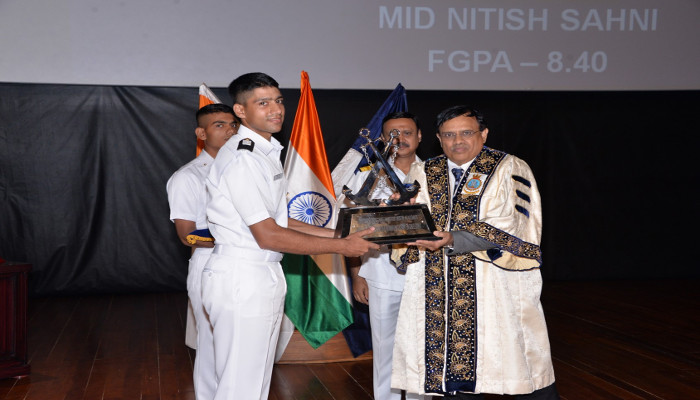 भारतीय नौसेना अकादमी, एज़्हिमाला में दीक्षांत समारोह का आयोजन