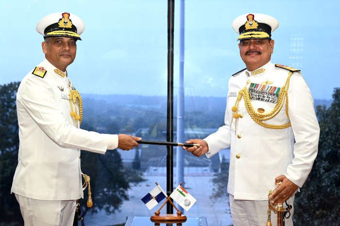 वाइस एडमिरल विनीत मैकार्टी ने एझीमाला स्थित भारतीय नौसेना अकादमी के कमांडेंट के रूप में पदभार ग्रहण किया