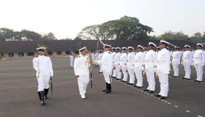नौसेना और तटरक्षक बल में वायु तकनीकी अधिकारियों की भर्ती