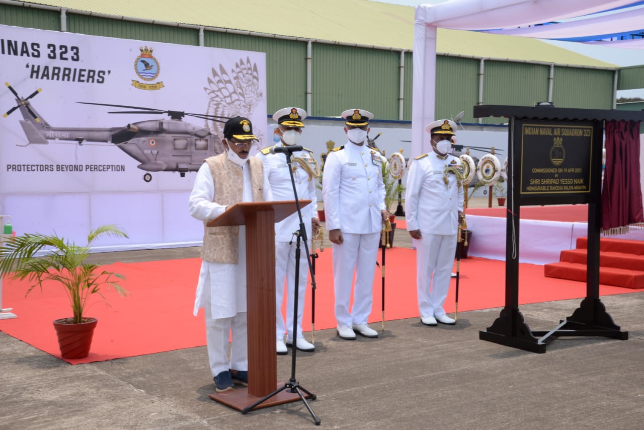आईएनएएस 323 जिसे स्वदेश में निर्मित एएलएच एमके III की पहली इकाई के तौर पर गोवा में कमीशन किया गया था उसने नौसेना के लिए सेवा आरंभ कर दी है 