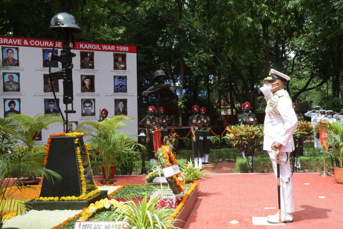 Homage Paid to War Heroes on Kargil Vijay Diwas at Shaheed Smarak, Mumbai