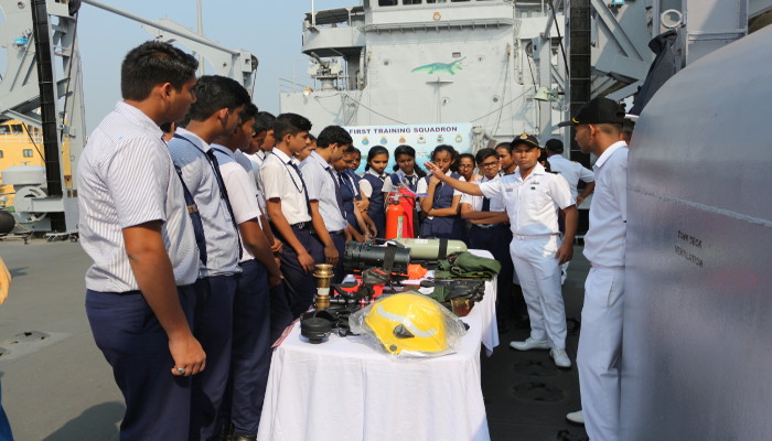 A Gesture of Gratitude by School Children to the Navy
