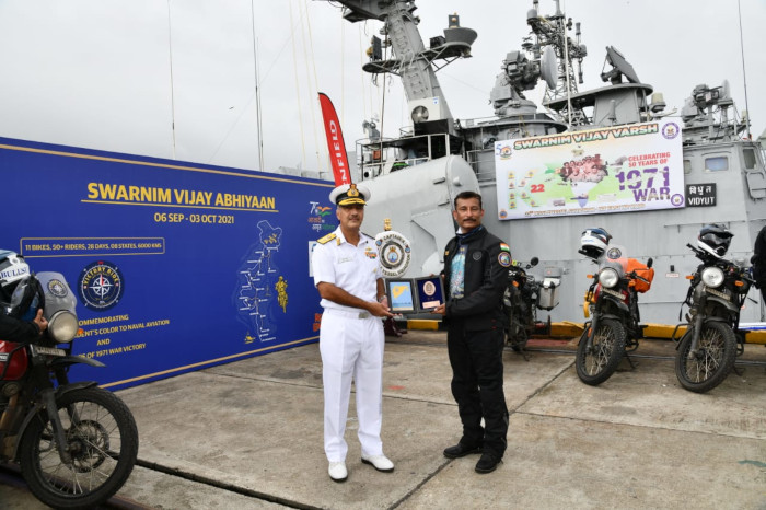 Victory Ride Swarnim Vijay Abhiyaan, visits K22 Squadron, Mumbai