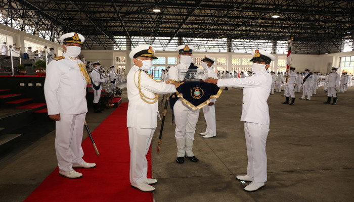 भारतीय नौसेना अकादमी, एज़िमला में कोर्स समापन समारोह का आयोजन
