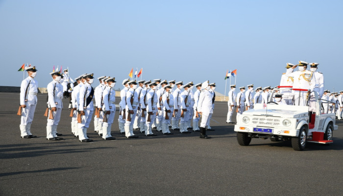 भारतीय नौसेना अकादमी, एझिमाला में 31 वें नौसेना अनुस्थापन पाठ्यक्रम के लिए पासिंग आउट परेड का आयोजन