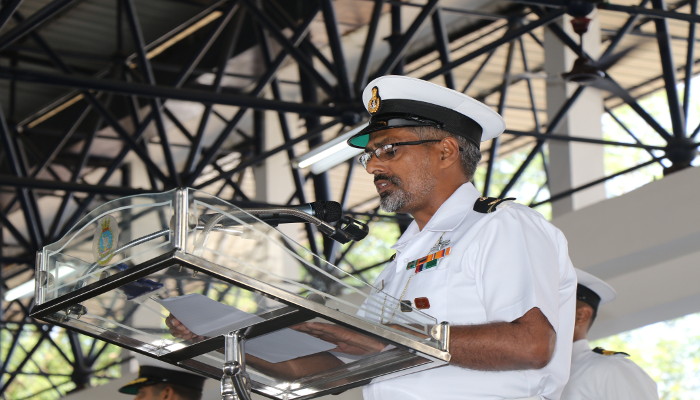 भारतीय नौसेना अकादमी, एज्हिमला में पाठ्यक्रम उत्तीर्ण करने पर प्रशिक्षकों के लिए फेयरवेल टी