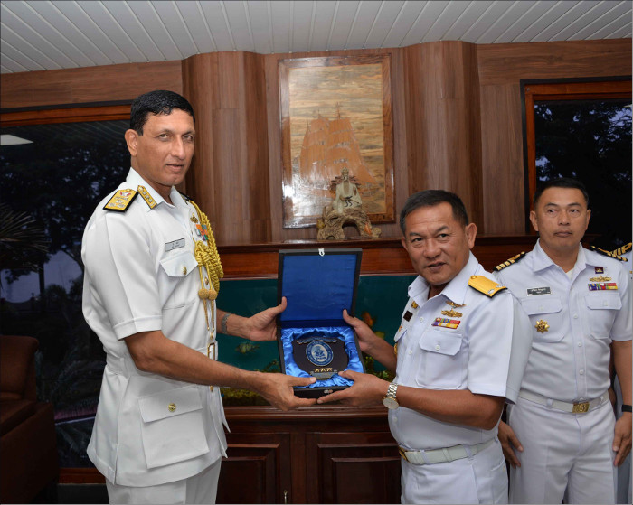 रॉयल थाई नौसेना पोत का कोच्चि का दौरा