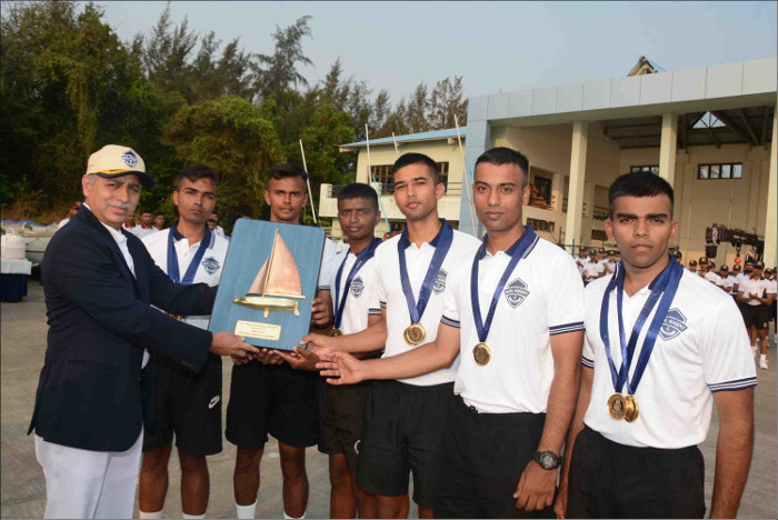 भारतीय नौसेना अकादमी में आयोजित बिआंगुलर सेलिंग रेगट्टा में भारतीय नौसेना अकादमी की टीम सातवीं बार पंक्ति में विजयी