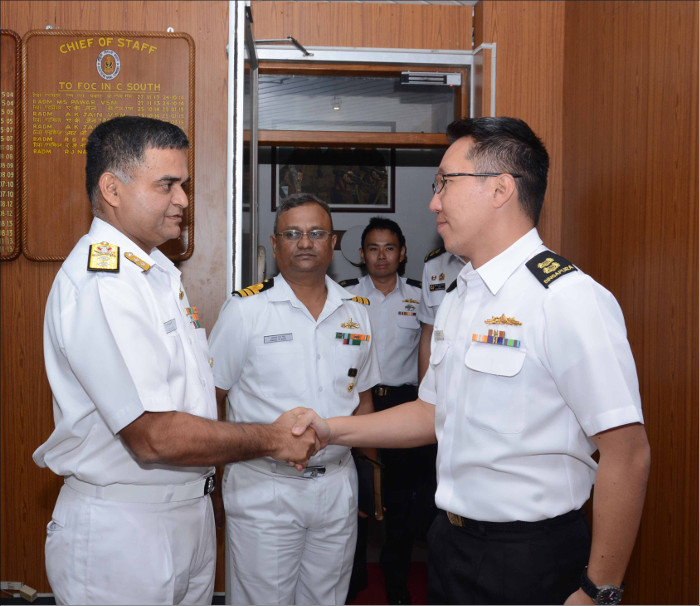 सिंगापुर नौसेना पोत का कोच्चि दौरा