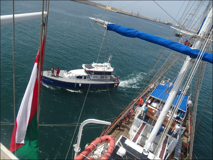 INS Tarangini Departs Salalah, Oman